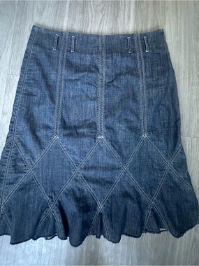 DKNY Jeans Denim Trumpet Skirt Women’s Size 12 Dark Wash Midi Mermaid Flounce